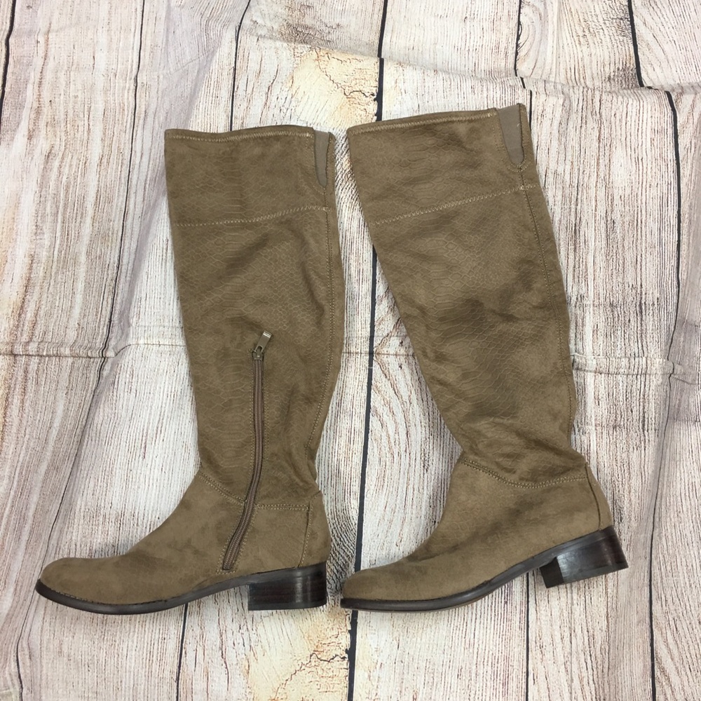 ❤️Gracie Over the knee tan boot wood heel Size 9